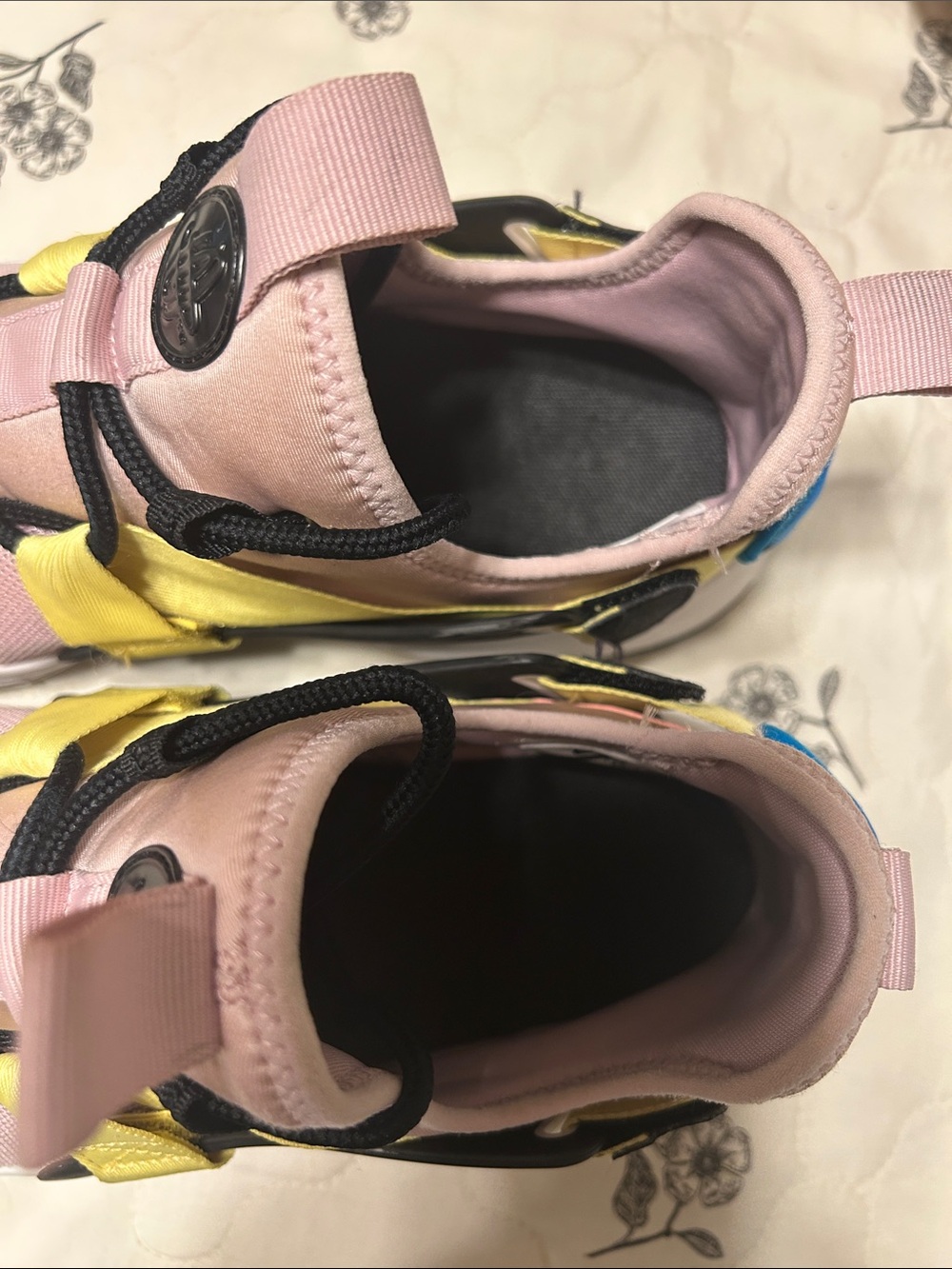 Nike Air Huarache city low plum chalk size 10 GUC - Picture 6 of 16